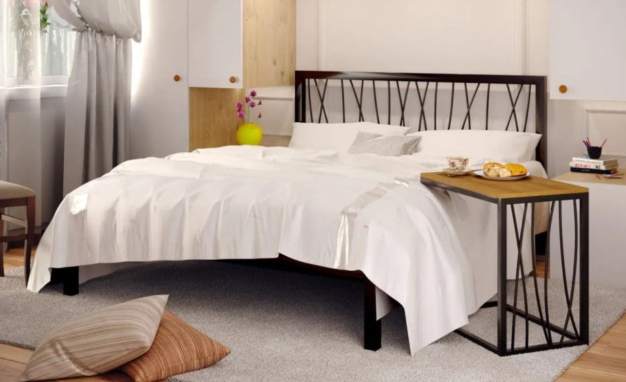 Металевий приліжковий столик